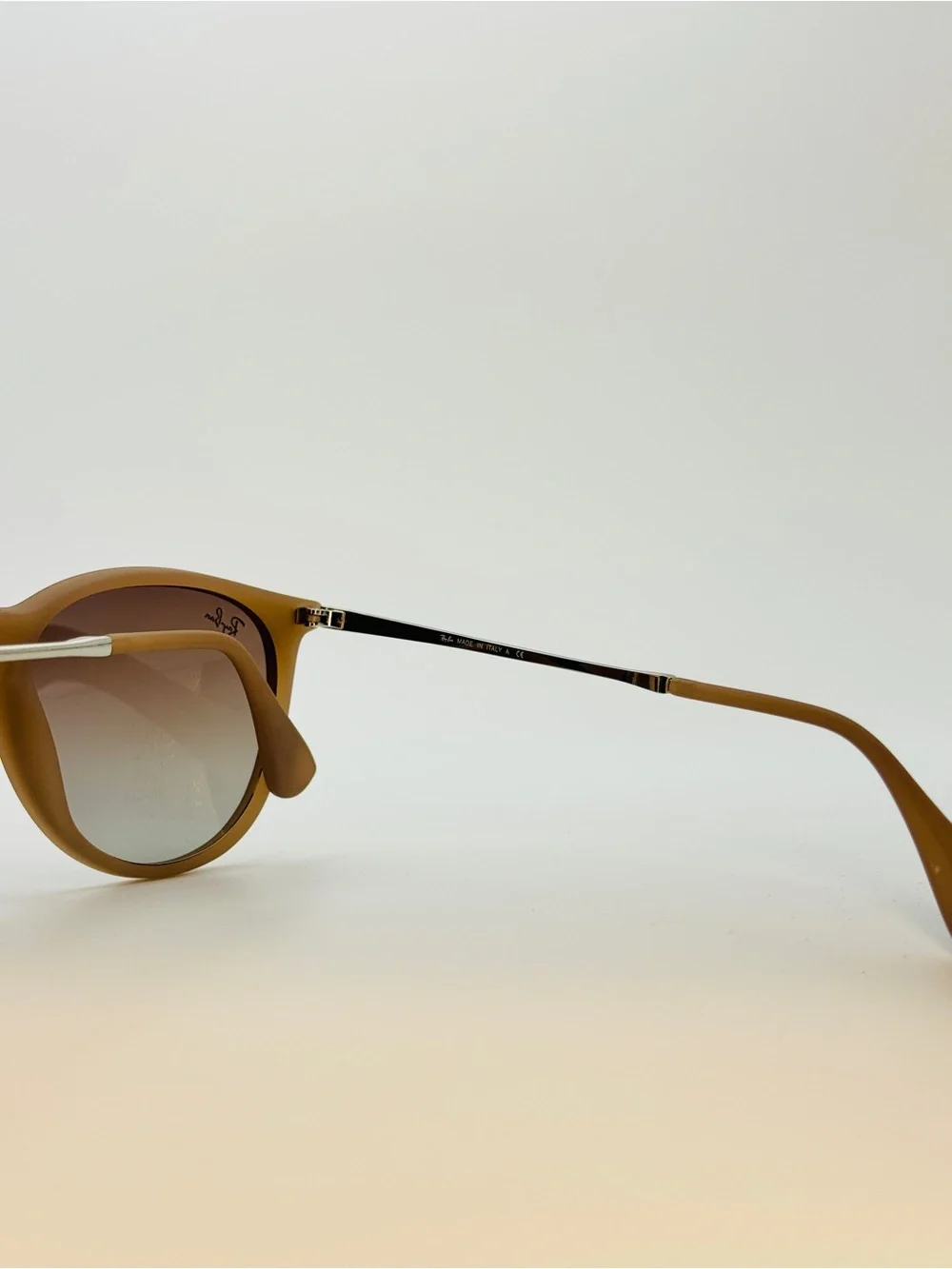 Ray-Ban RB4171 ERIKA